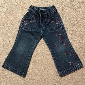 OSHKOSH SIZE GIRLS 2T EMBROIDERED FLARE JEANS